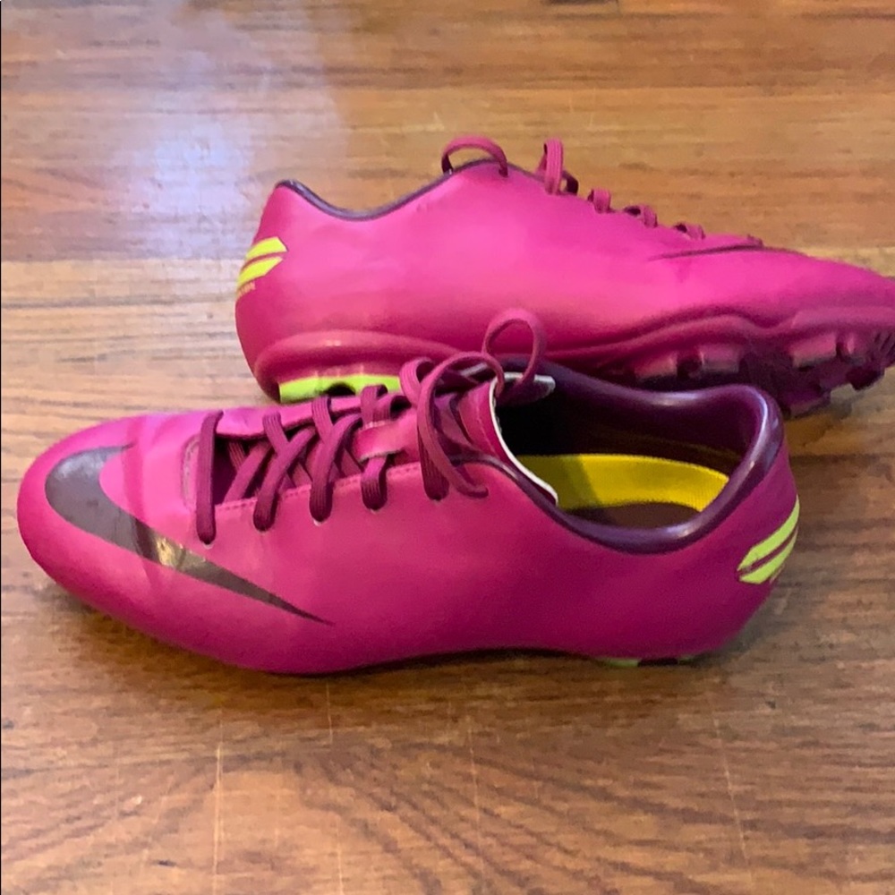 NIKE Soccer Mercurial cleats